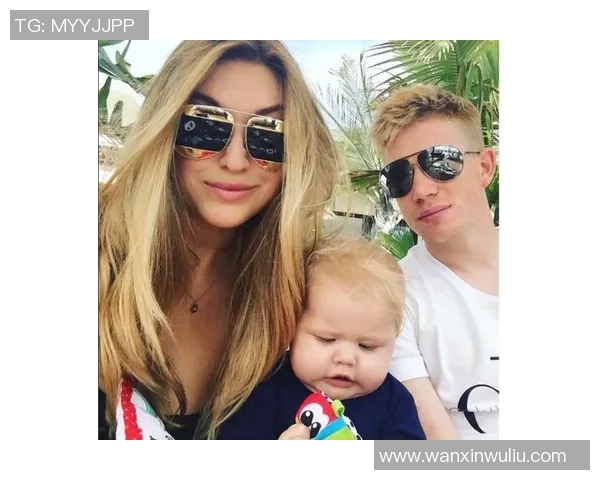 足球明星丁丁与女友的甜蜜生活揭秘及其背后的爱情故事 足球明星丁丁与女友的甜蜜生活揭秘及其背后的爱情故事